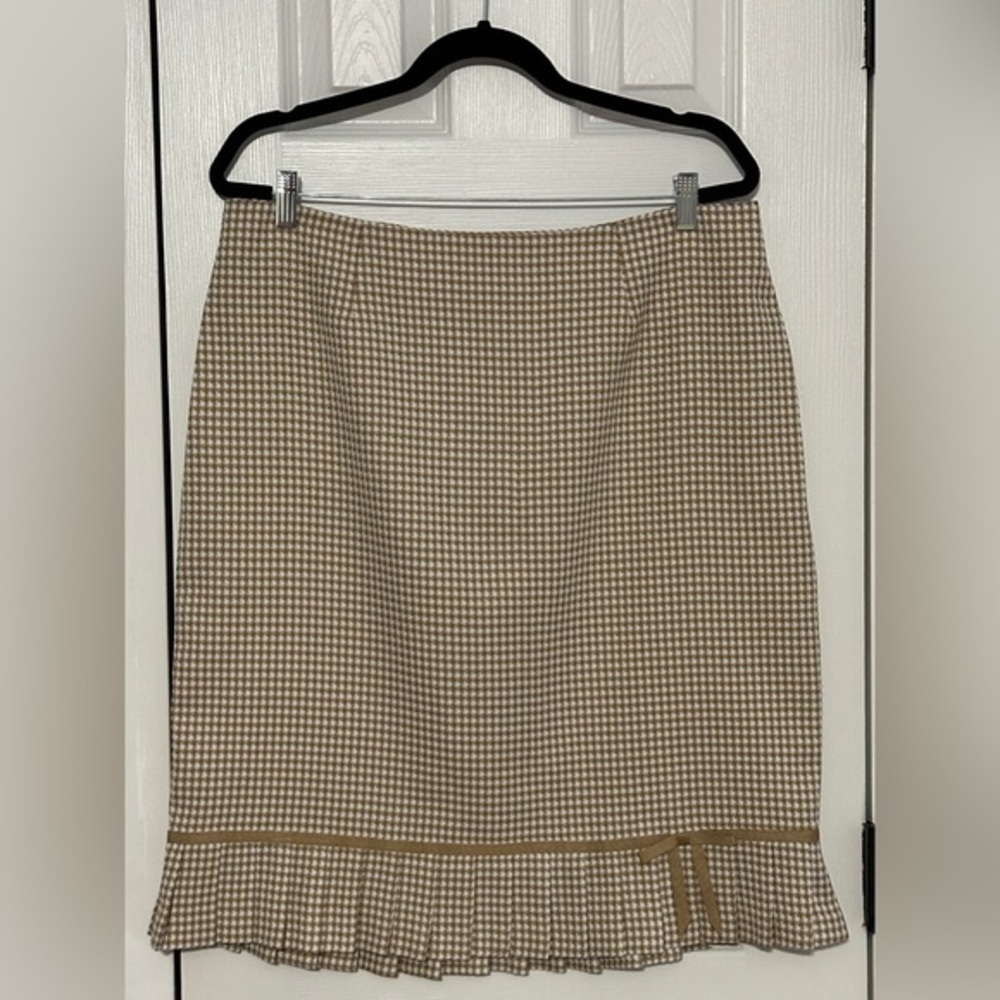 Pleated Hem Skirt with Ribbon Bow Detail Size 16